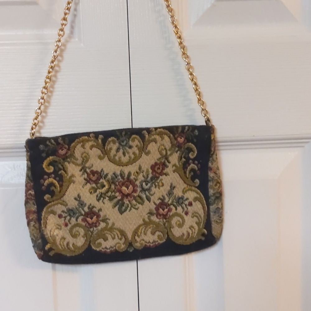 Vintage purse embroidered with roses 🌹🌹 rosebuds